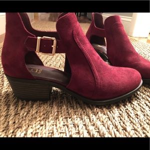 New! Women’s Booties Size 9